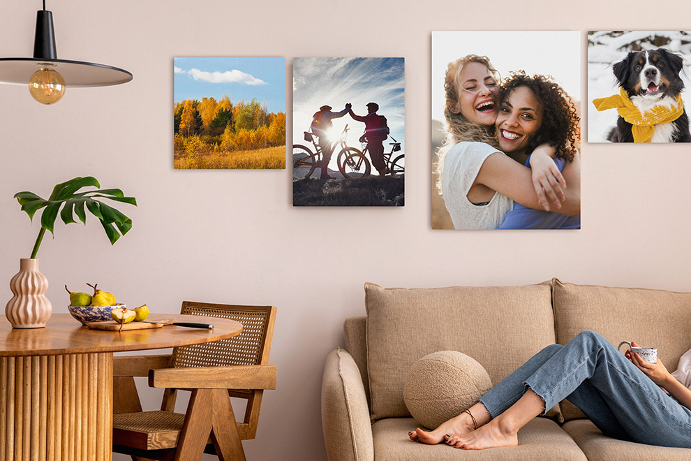 Fotokollage: Så här placerar du tavlor på väggen