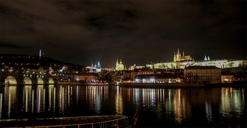 Nachtaufnahmen-Titel Nachtfotografie – Städte im Dunkeln fotografieren