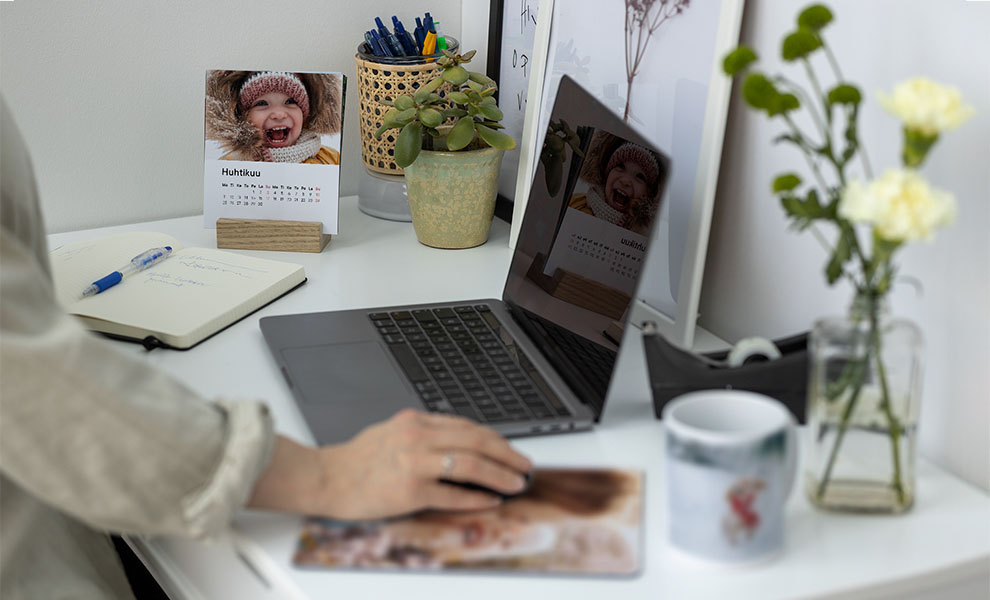 Iloa työhön – katso kivoja vinkkejä työpisteen tuunaamiseen