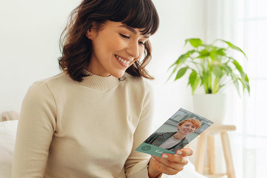 Så här beställer du studentinbjudningar enkelt med färdiga kortmallar!