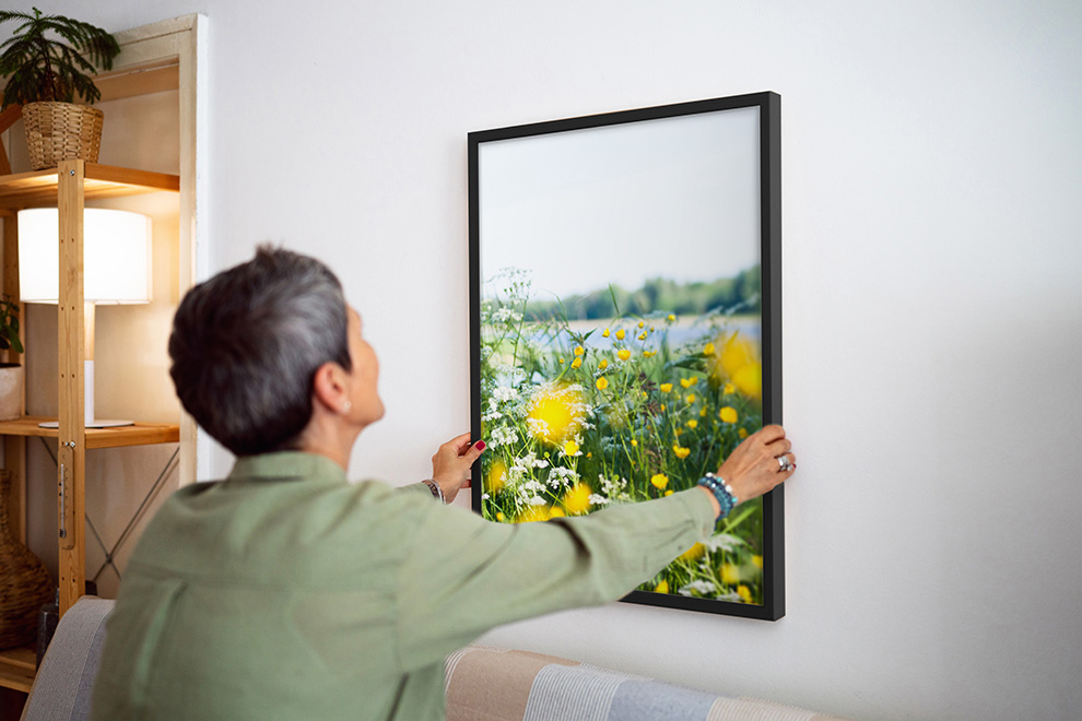 poster-einrahmen1 Poster aufhängen: Ideen für eine kreative Wandgestaltung mit Fotopostern