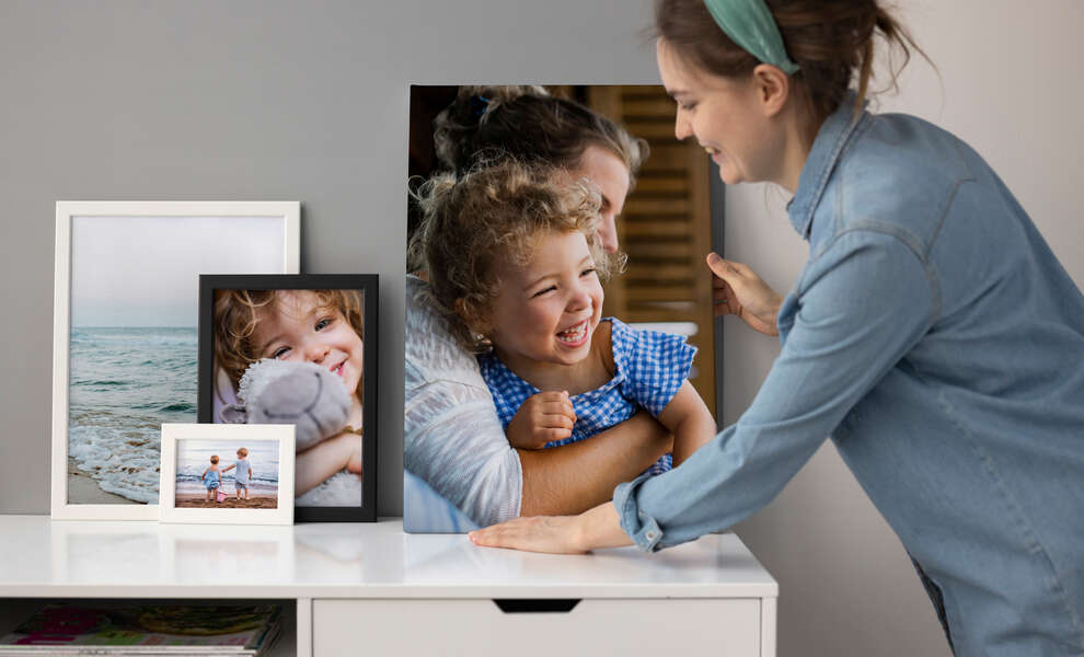 Så här gör du en canvas-tavla eller en väggdekoration av ditt eget foto