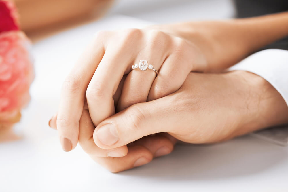 hochzeitsantrag-mit-fotobuch Ein kreativer Heiratsantrag
